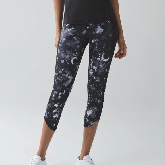 Lululemon Sunshine Salutation Crop (Full-On Luxtreme) 6 - Picture 5 of 13